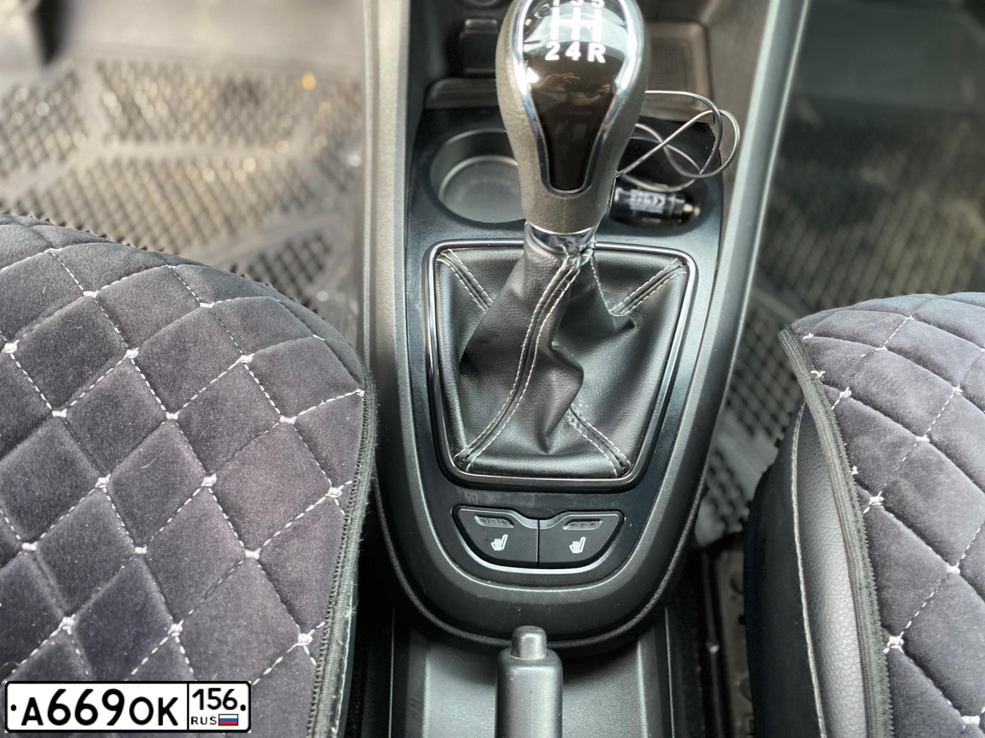 Фото автомобиля LADA VESTA, 2018 — госномер А669ОК156. Цвет: Белый