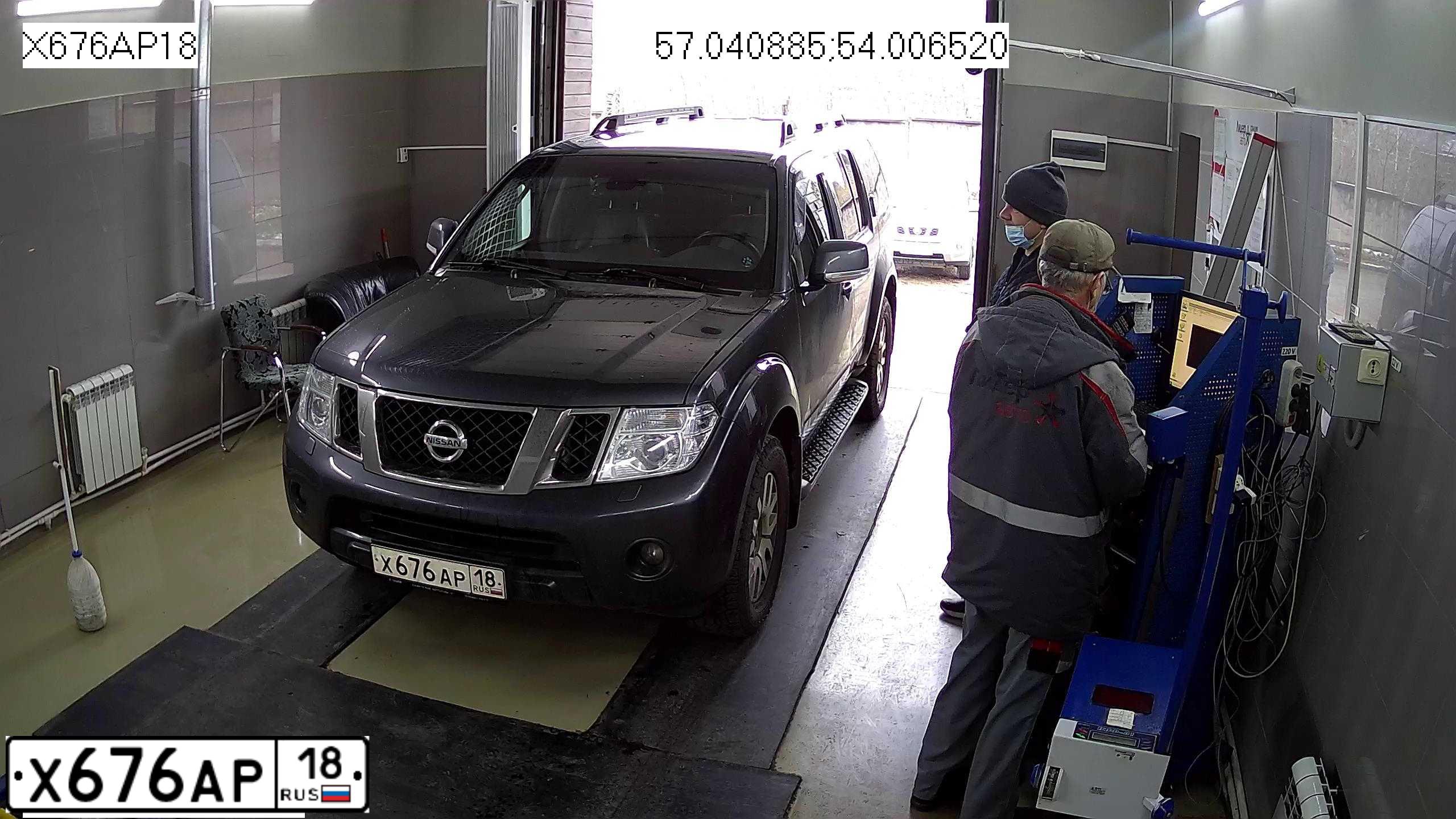 Фото автомобиля NISSAN PATHFINDER, 2012 — госномер Х676АР18. Цвет: СЕРО-ГОЛУБОЙ