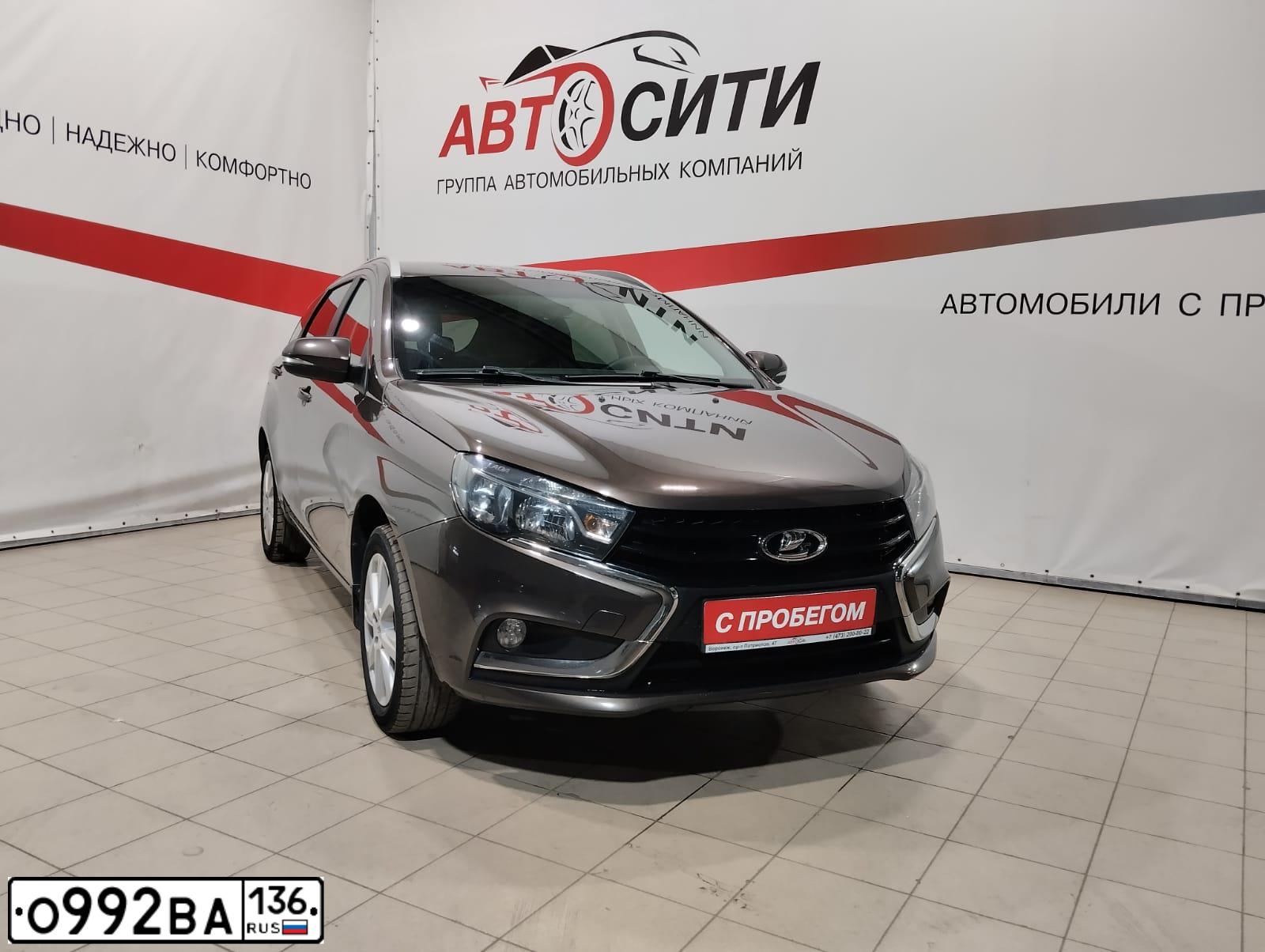 Фото автомобиля FORD FOCUS, 2017 — госномер О992ВА136. Цвет: БЕЛЫЙ