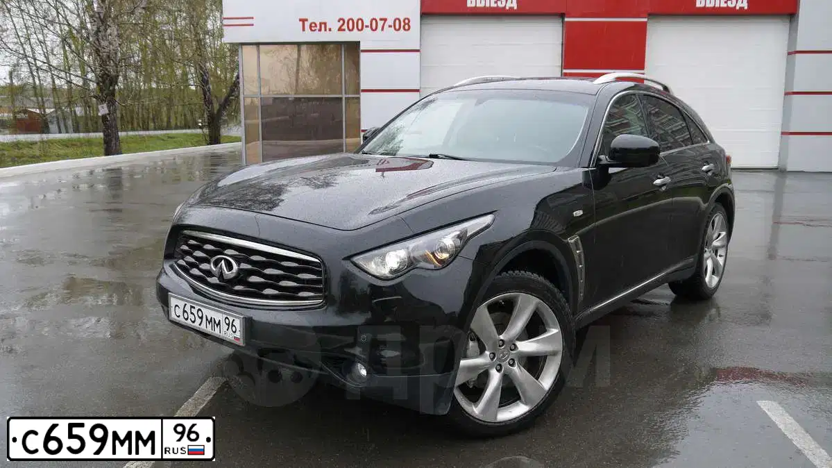 Фото автомобиля INFINITI QX70 /FX/, 2010 — госномер Е141НО750. Цвет: ЧЕРНЫЙ
