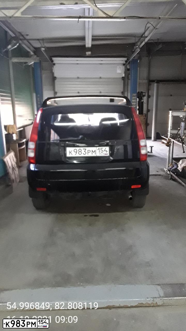 Фото автомобиля HONDA HR-V, 1999 — госномер Е005УЕ54. Цвет: ЧЕРНЫЙ