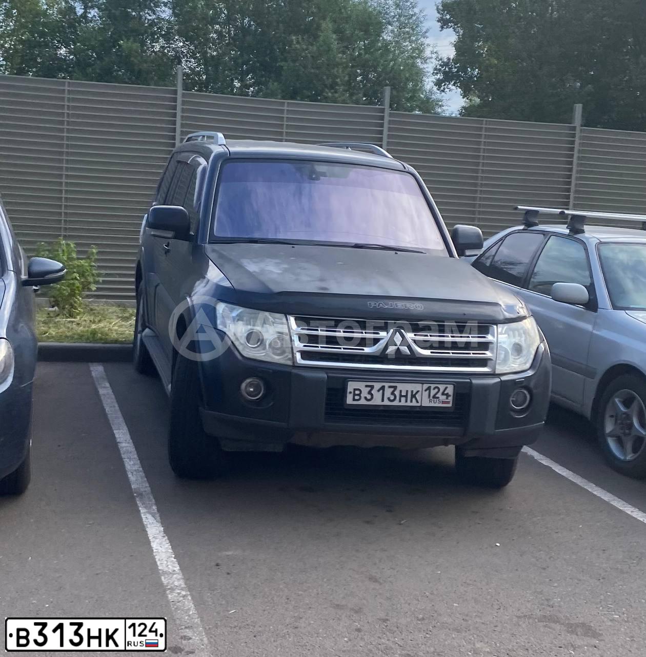 Фото автомобиля MITSUBISHI PAJERO, 2008 — госномер В313НК124. Цвет: ЧЕРНЫЙ