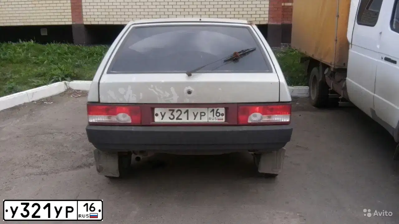 Фото автомобиля LADA 2109 SAMARA, 2002 — госномер У321УР16. Цвет: СЕРЕБРИСТО-ЖЕЛТО-ЗЕЛЕНЫЙ