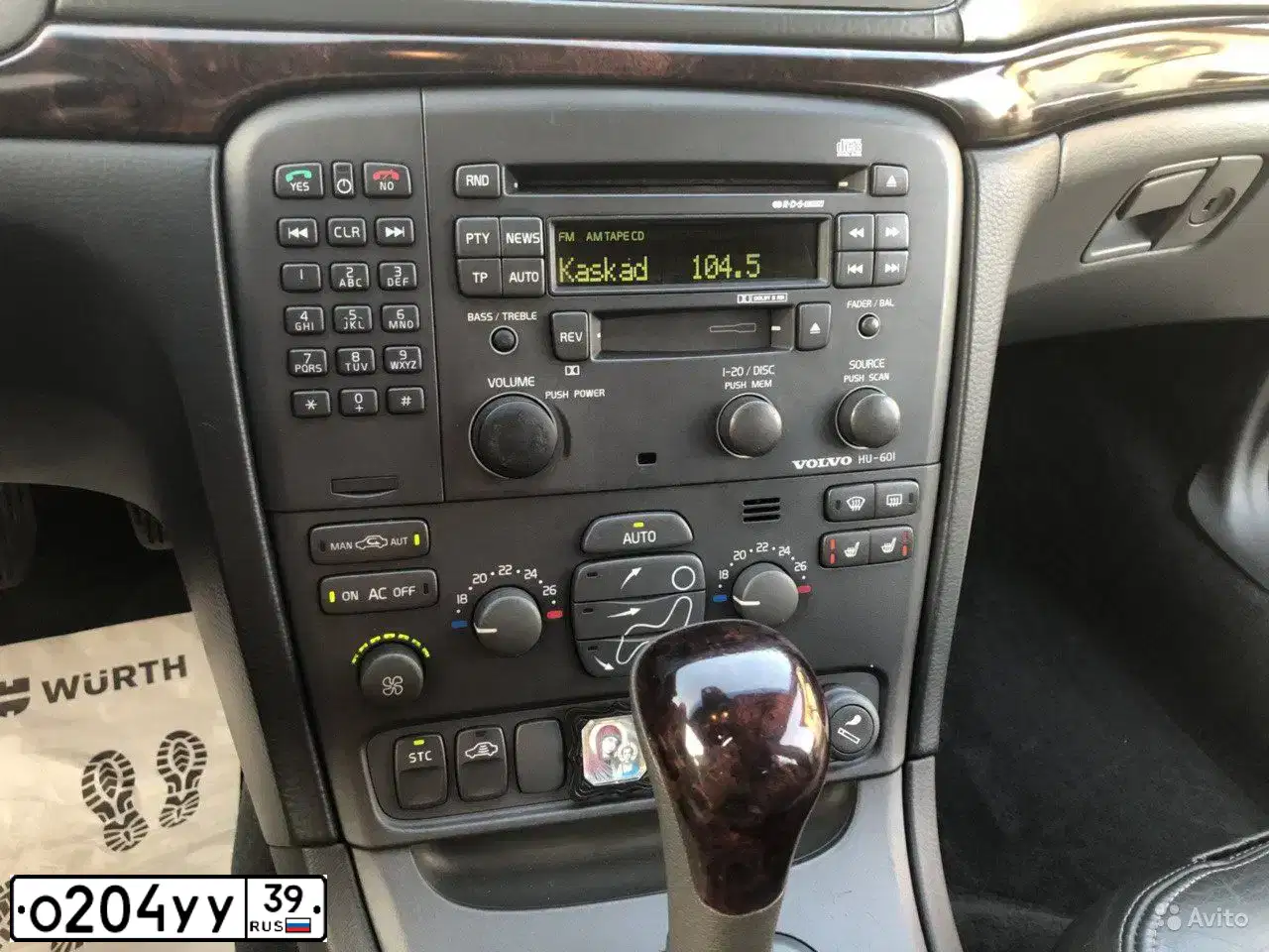 Фото автомобиля VOLVO S80, 2001 — госномер О204УУ39. Цвет: ЧЕРНЫЙ