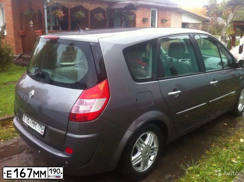 Фото автомобиля RENAULT MEGANE /GRAND/ SCENIC, 2005 — госномер М402МА13. Цвет: ТЕМНО-СЕРЫЙ