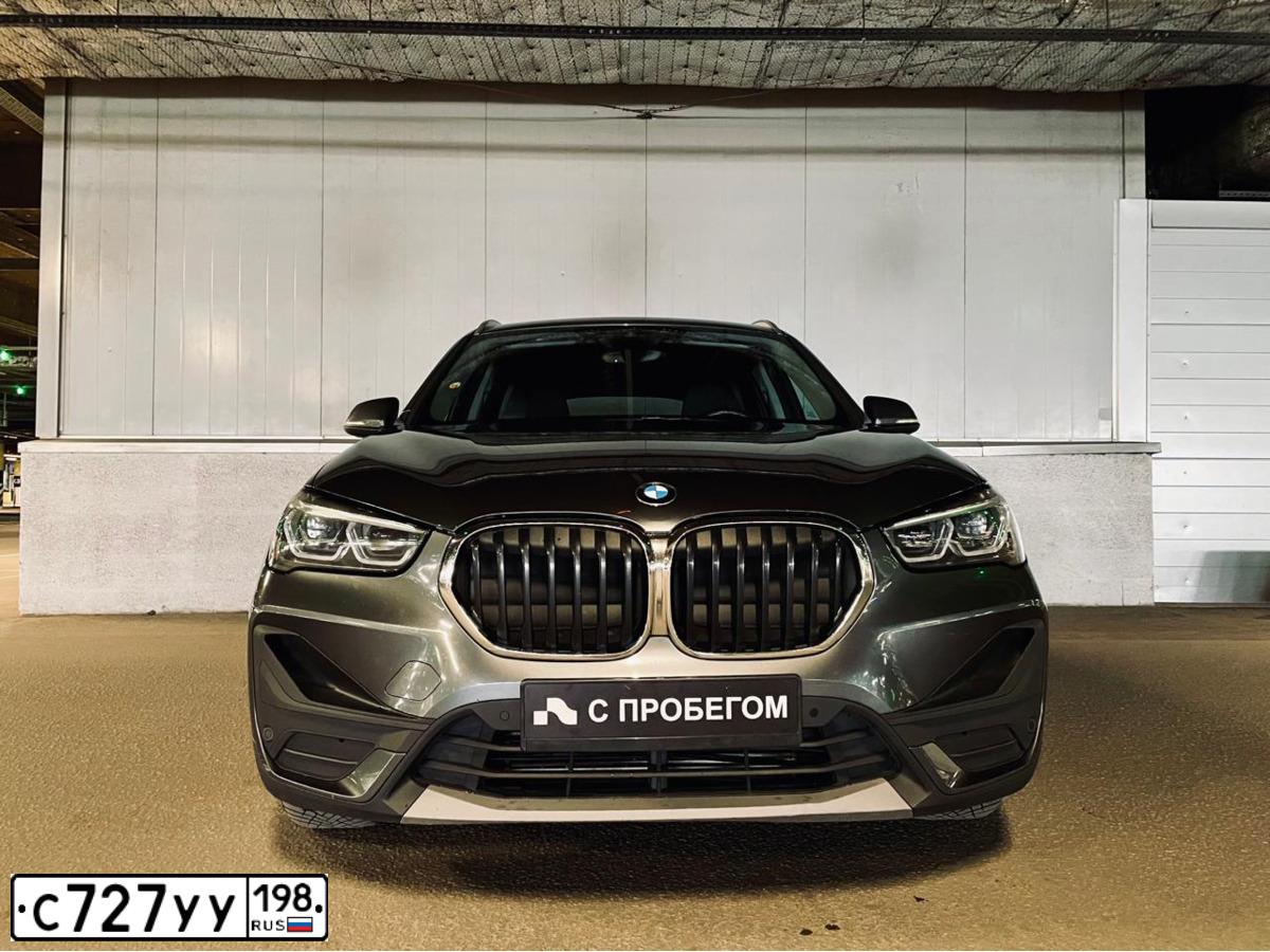 Фото автомобиля BMW X1 XDRIVE18D, 2020 — госномер С727УУ198. Цвет: СЕРЫЙ