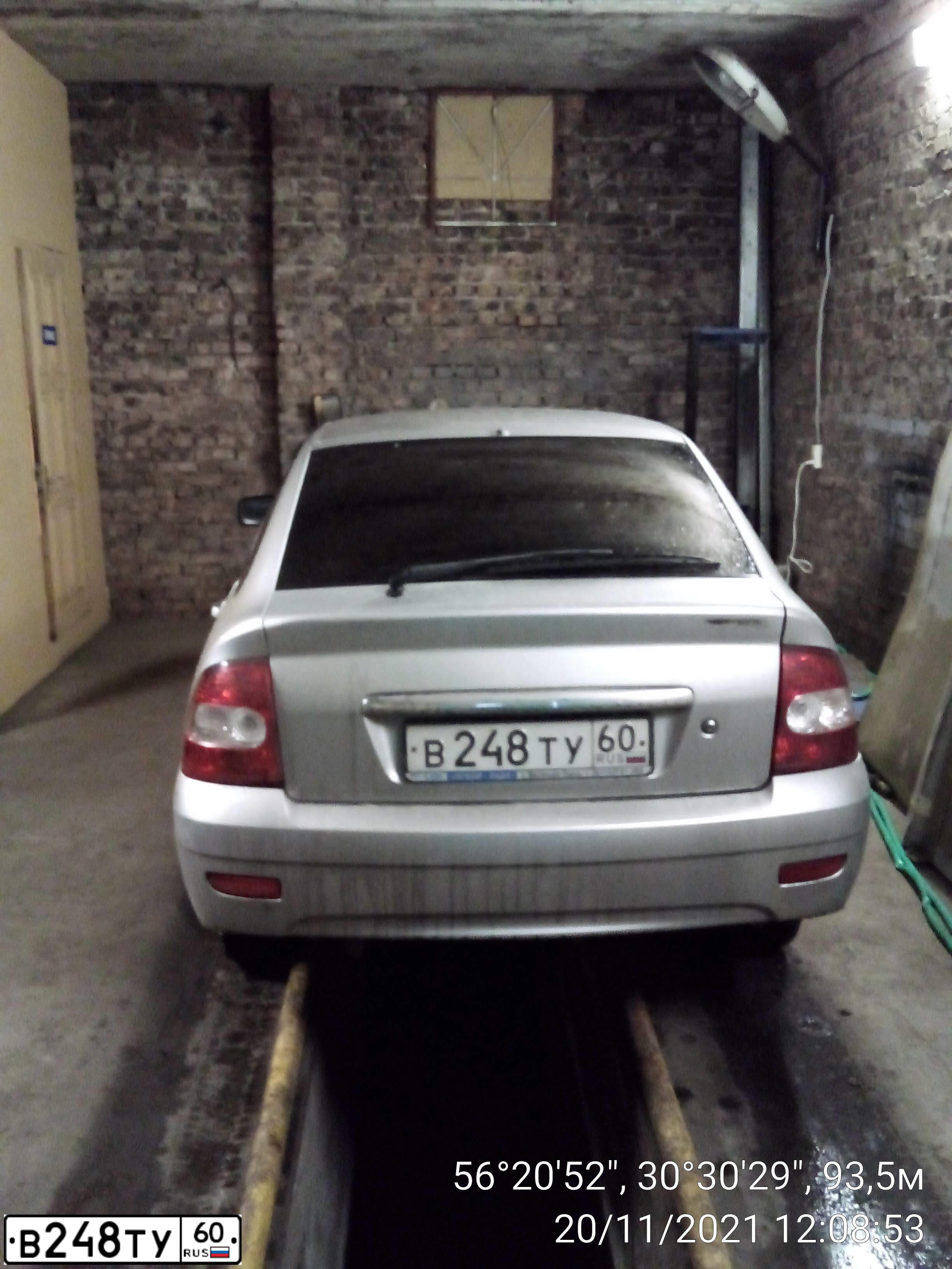 Фото автомобиля LADA 2172 PRIORA, 2009 — госномер В248ТУ60. Цвет: СВЕТЛО-СЕРЕБРИСТЫЙ  МЕТАЛЛИК