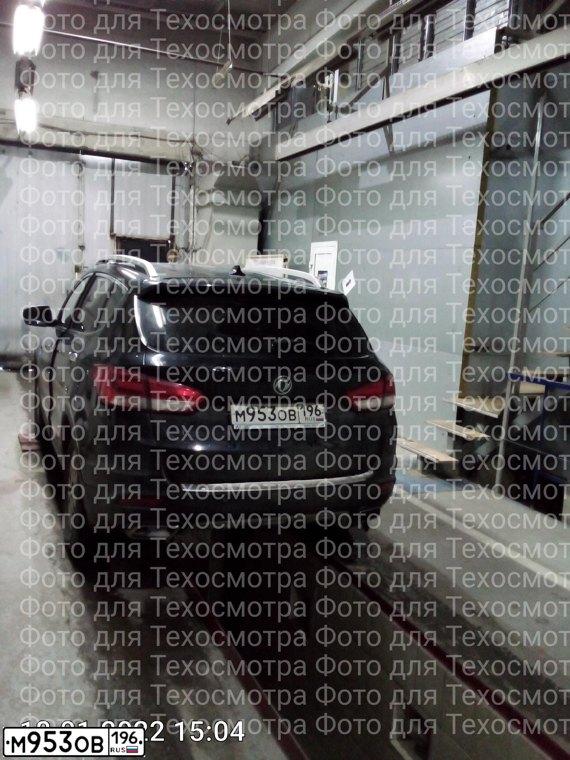 Фото автомобиля DONGFENG AX7, 2018 — госномер М953ОВ196. Цвет: ЧЕРНЫЙ