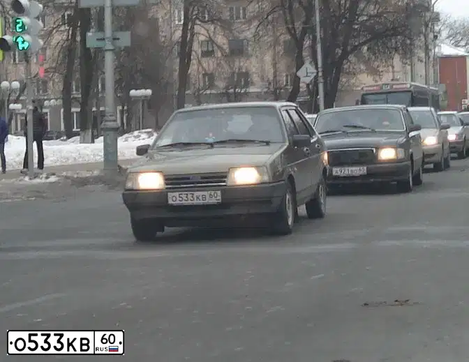 Фото автомобиля LADA 2109 SAMARA, 1999 — госномер Х113АН60. Цвет: коричнево-зеленый