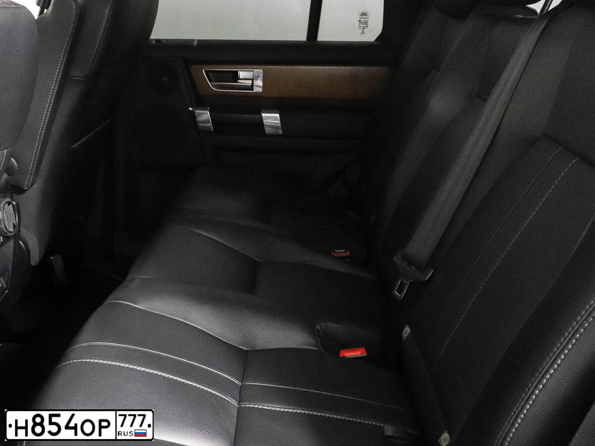 Фото автомобиля LANDROVER DISCOVERY, 2015 — госномер М649ТУ790. Цвет: СЕРО-КОРИЧНЕВЫЙ