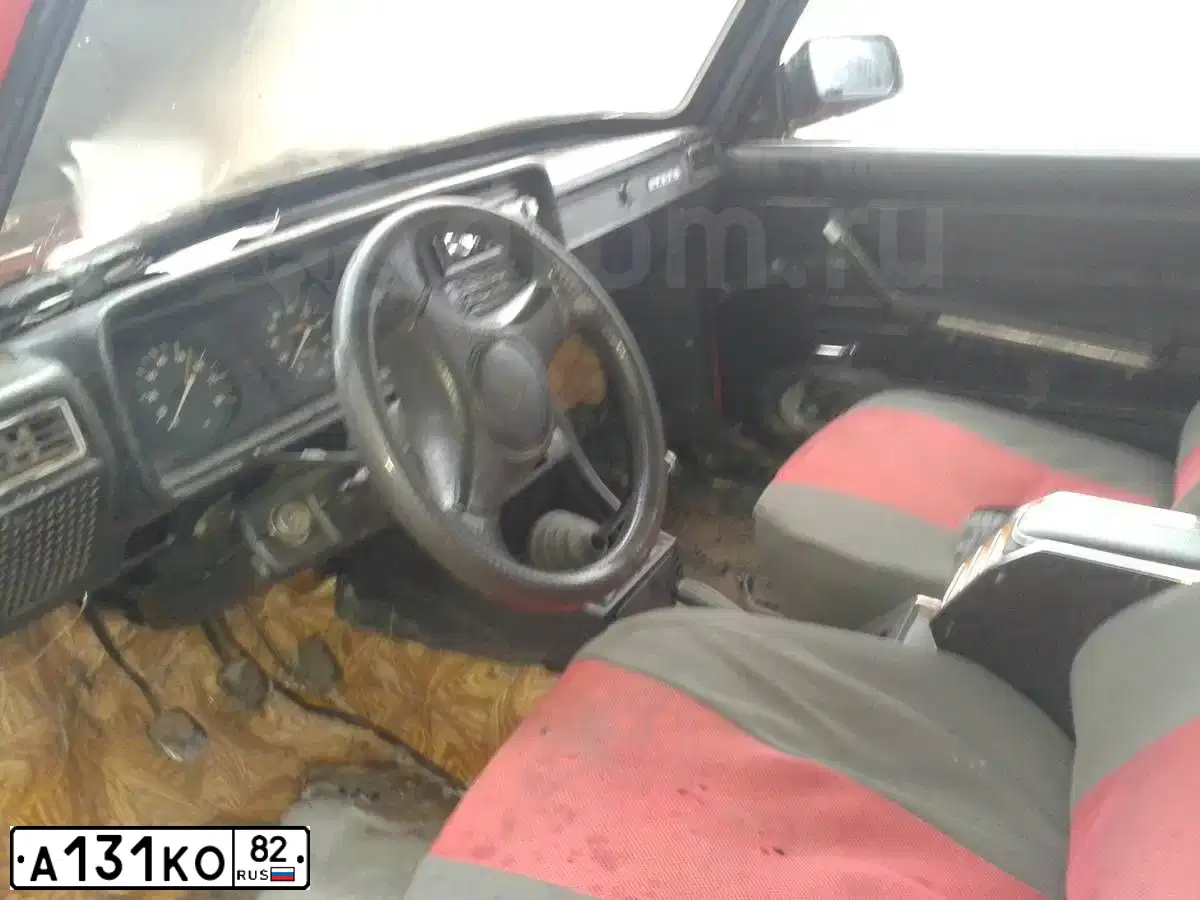 Фото автомобиля VAZ ВАЗ 2107, 1985 — госномер А131КО82. Цвет: Красный