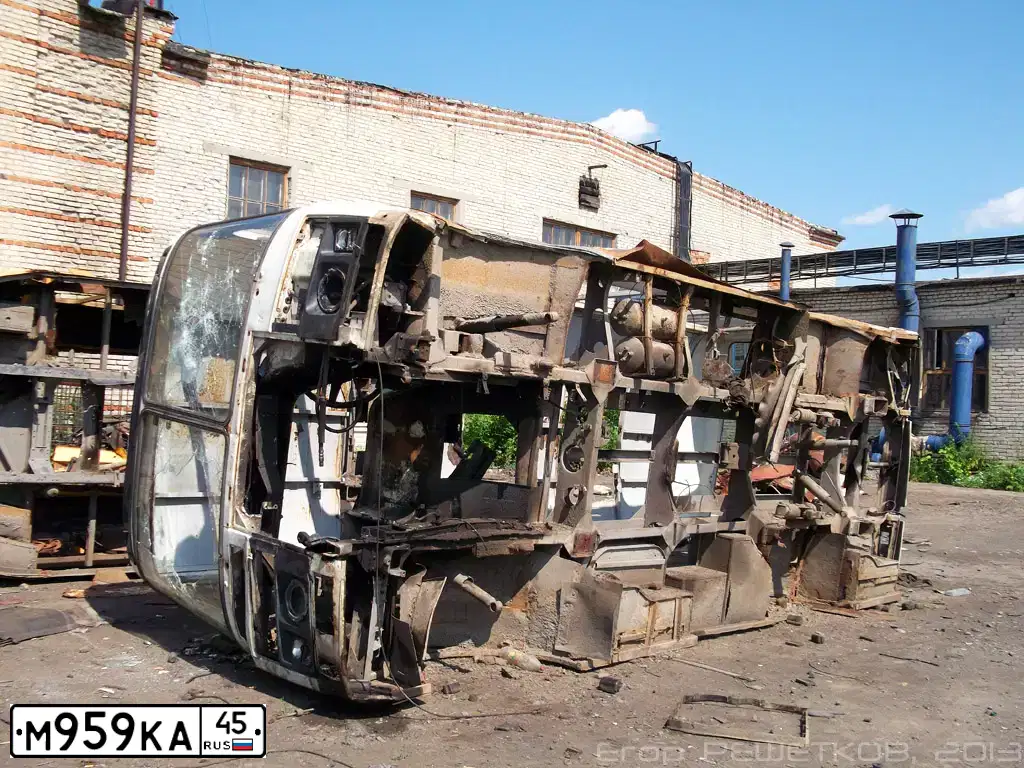 Фото автомобиля PAZ 3205, 2002 — госномер М959КА45. Цвет: БЕЛО-ЗЕЛЕНЫЙ