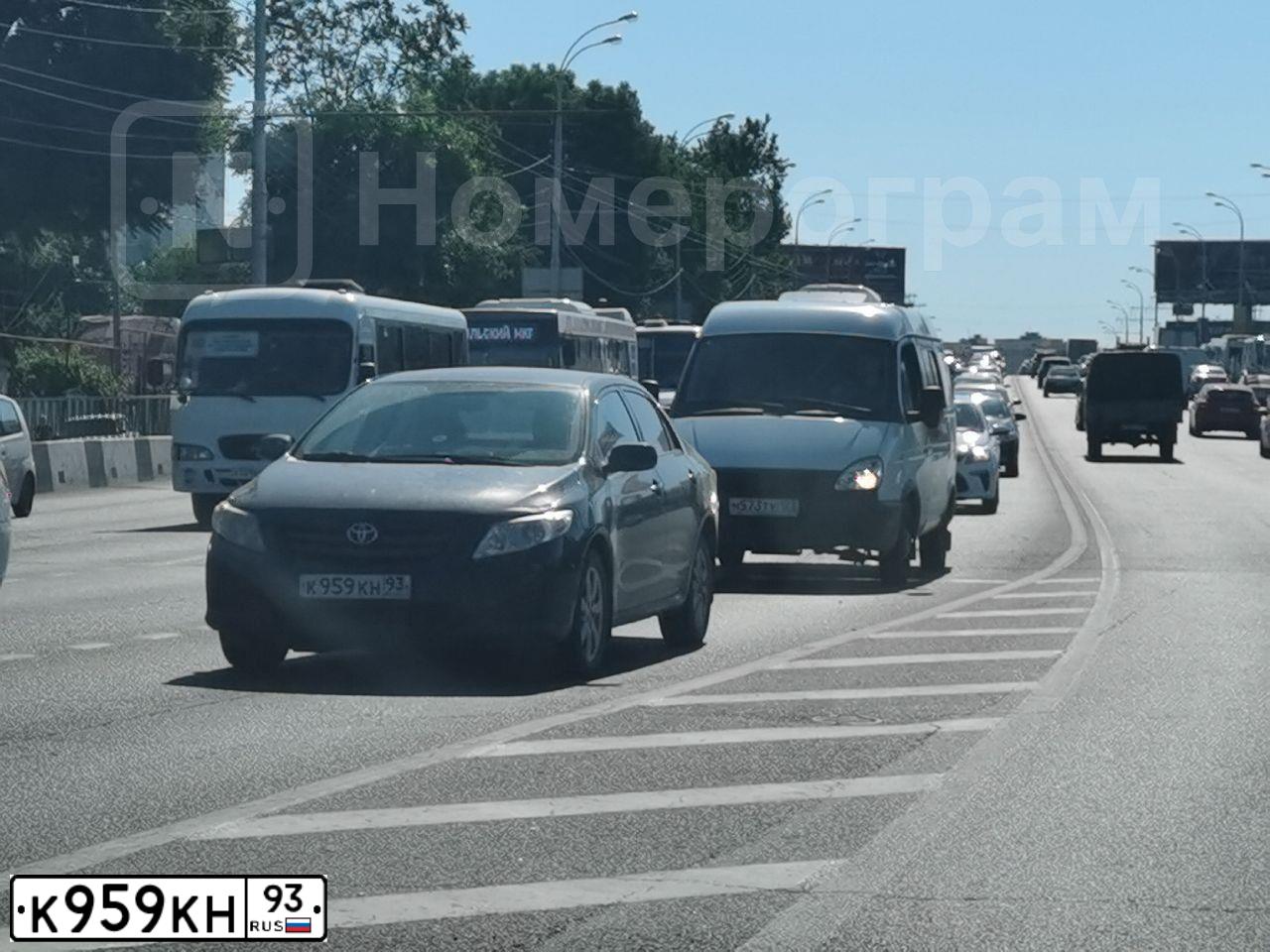 Фото автомобиля TOYOTA COROLLA, 2007 — госномер А863ХК155. Цвет: ЧЕРНЫЙ
