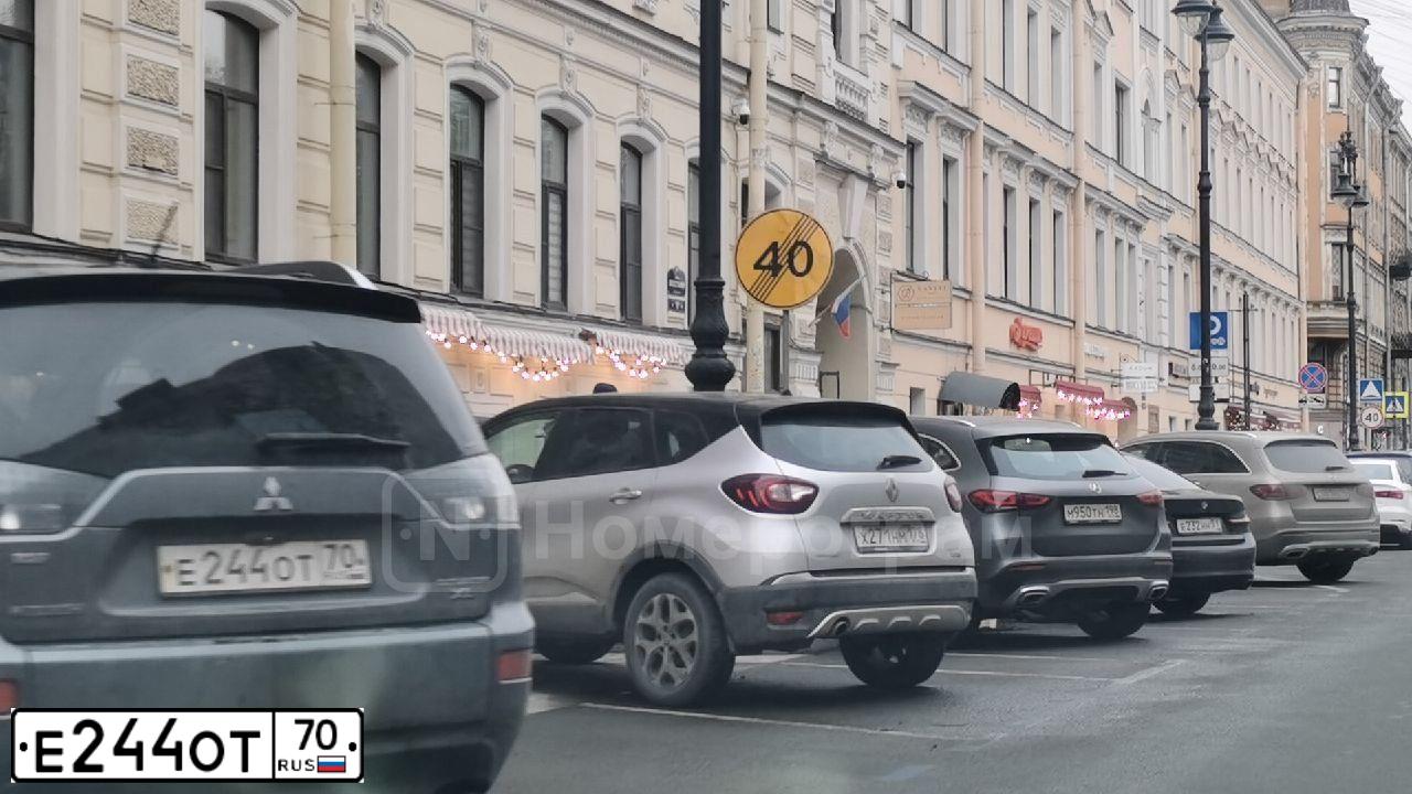 Фото автомобиля MITSUBISHI OUTLANDER, 2007 — госномер Х228АМ178. Цвет: СЕРЫЙ