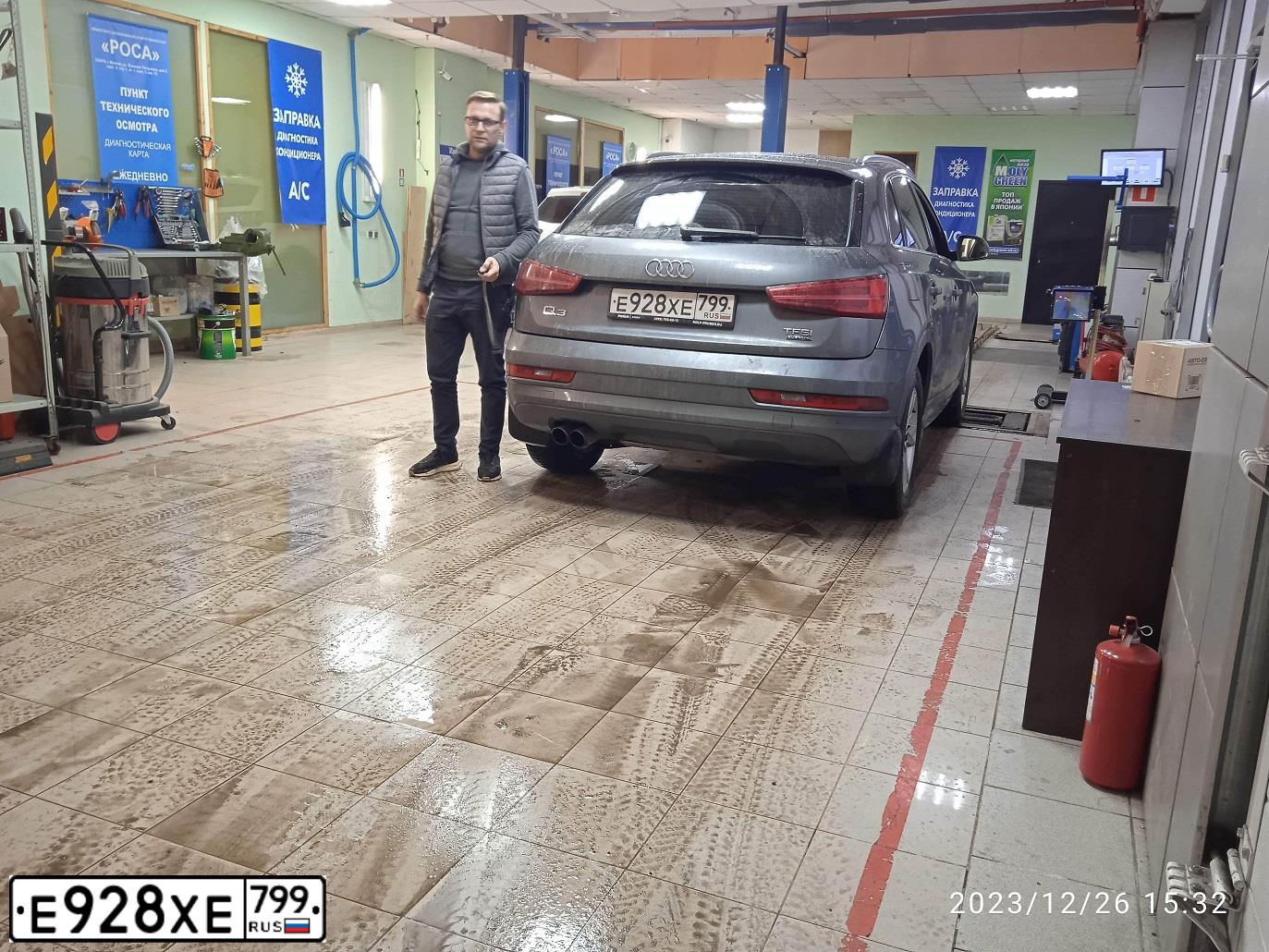 Фото автомобиля AUDI Q3, 2016 — госномер Е697МН790. Цвет: СЕРЫЙ