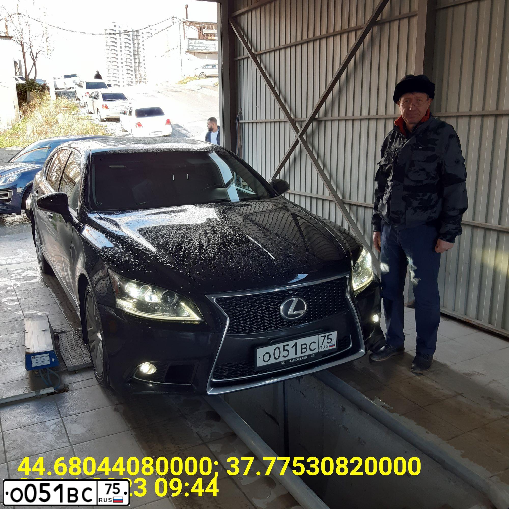 Фото автомобиля LEXUS LS, 2013 — госномер В906УЕ193. Цвет: ЧЕРНЫЙ