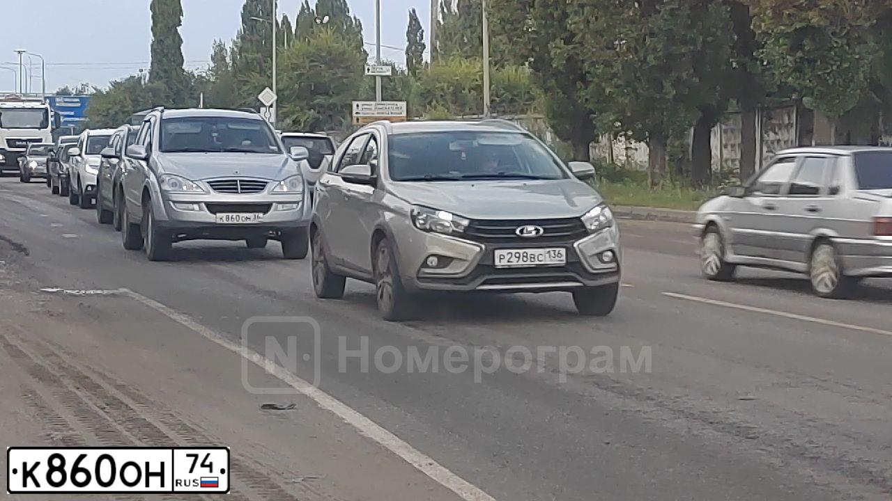 Фото автомобиля TOYOTA AVENSIS, 2006 — госномер В764СА186. Цвет: БЕЖЕВЫЙ