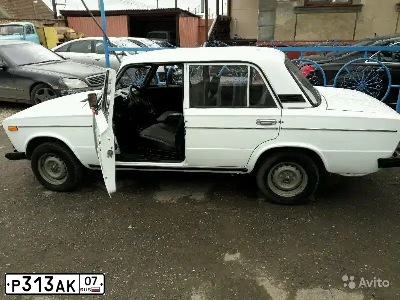 Фото автомобиля LADA 2106 LADA, 2001 — госномер М377КЕ779. Цвет: ЯРКО-БЕЛЫЙ