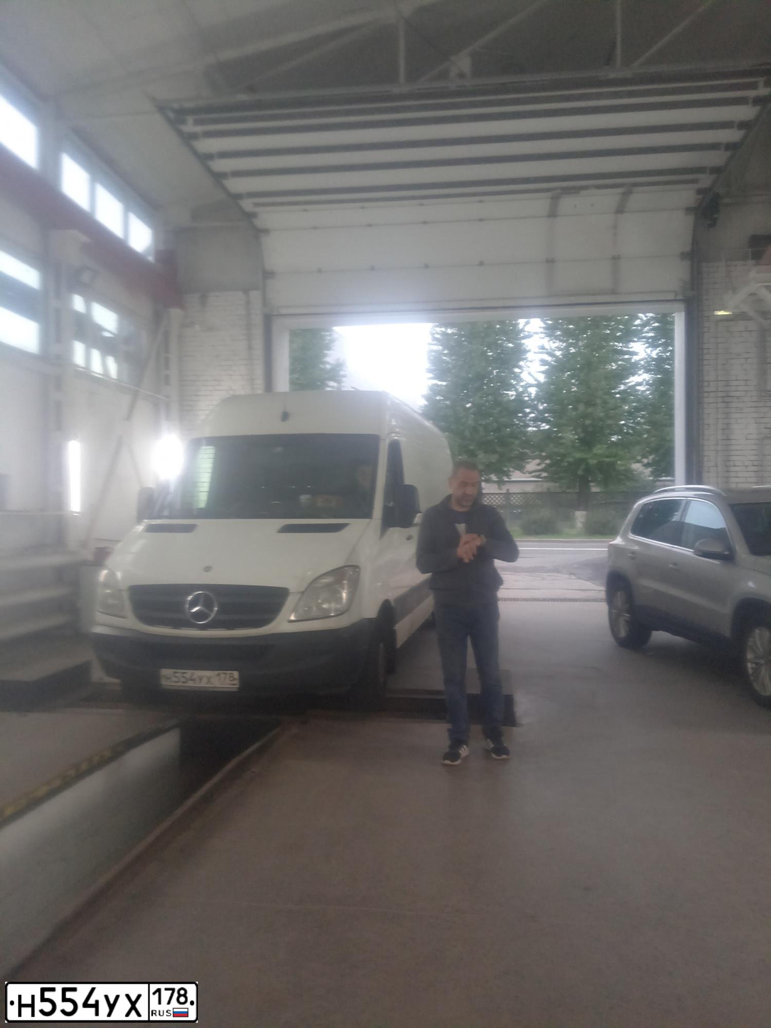 Фото автомобиля MERCEDES SPRINTER, 2009 — госномер Н554УХ178. Цвет: БЕЛЫЙ