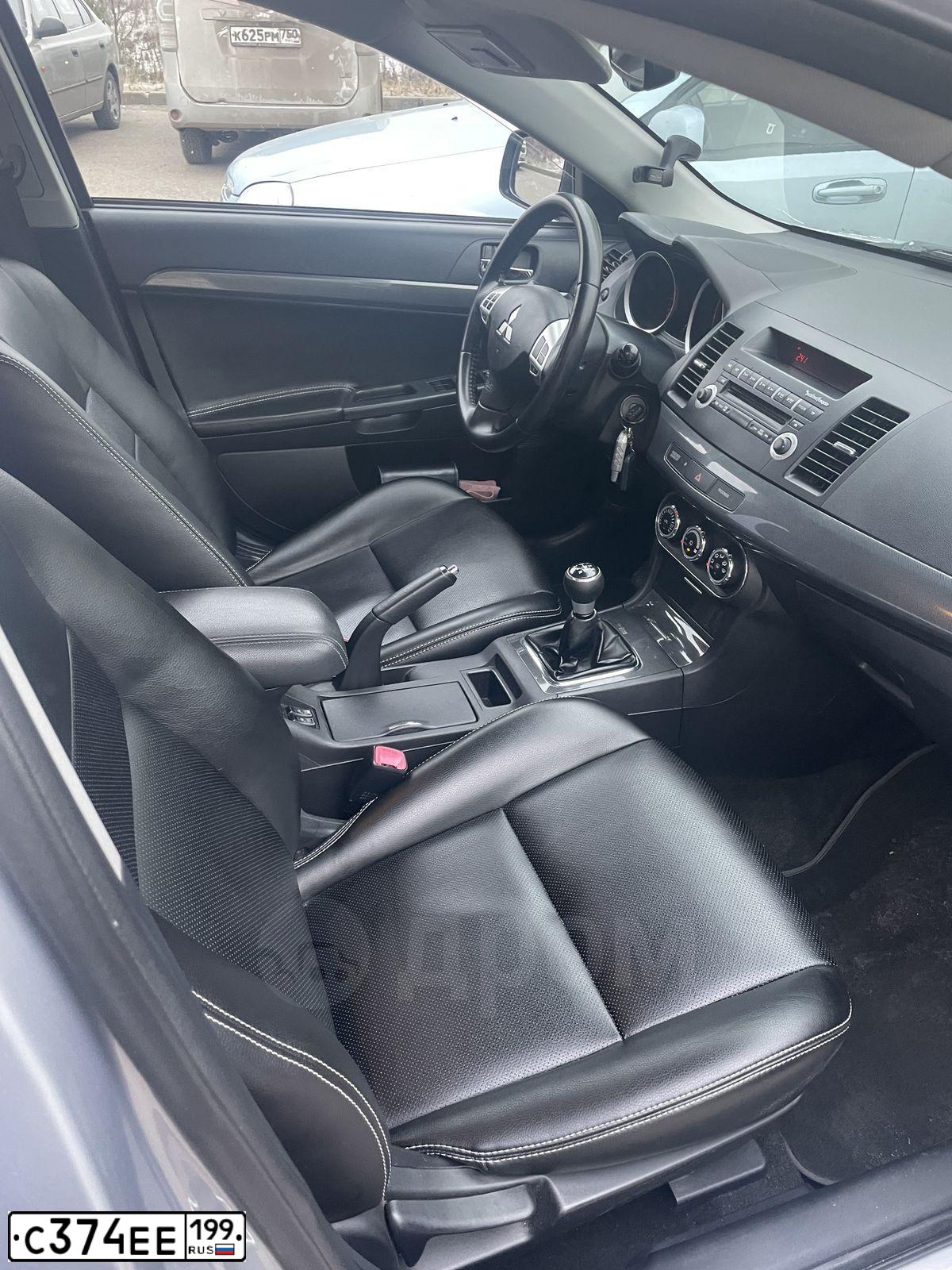 Фото автомобиля LADA 2112 LADA, 2004 — госномер С374ЕЕ199. Цвет: сине-зеленый