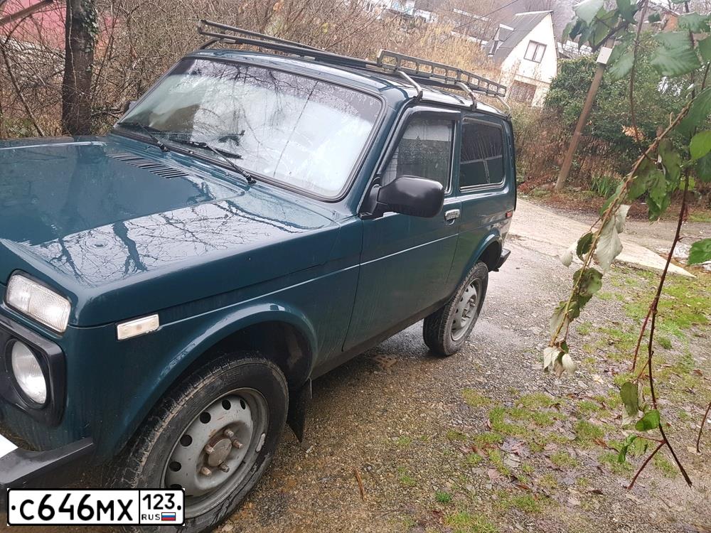 Фото автомобиля LADA 2121 NIVA, 2009 — госномер С646МХ123. Цвет: Темно-зеленый