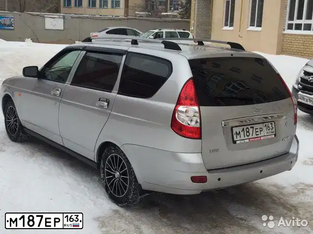 Фото автомобиля LADA 2171 PRIORA, 2010 — госномер К145КХ164. Цвет: СВЕТЛО-СЕРЕБРИСТЫЙ-МЕТАЛИ