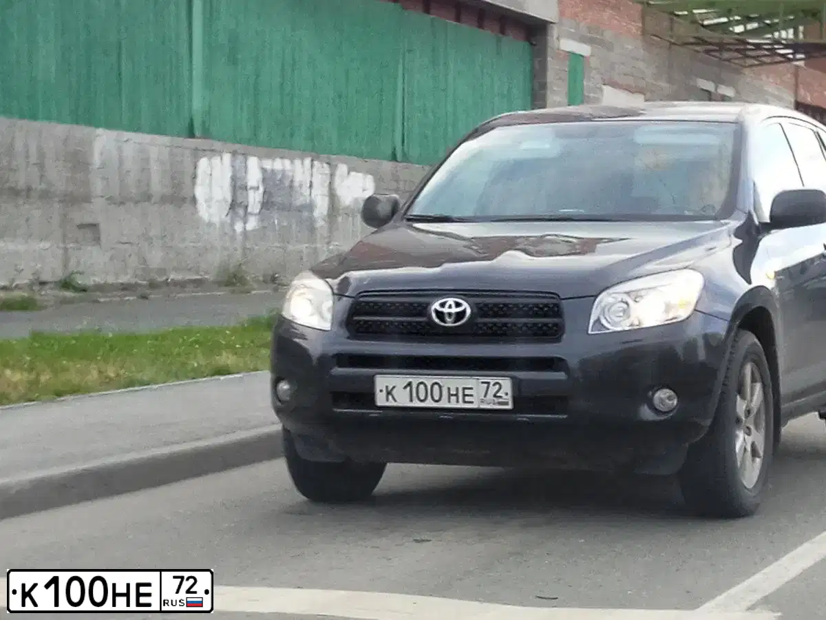 Фото автомобиля TOYOTA RAV4, 2008 — госномер У951ХА72. Цвет: ТЕМНО-СЕРЫЙ