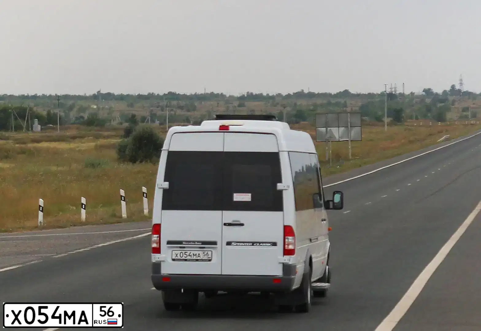 Фото автомобиля MERCEDES SPRINTER, 2016 — госномер Х054МА56. Цвет: БЕЛЫЙ