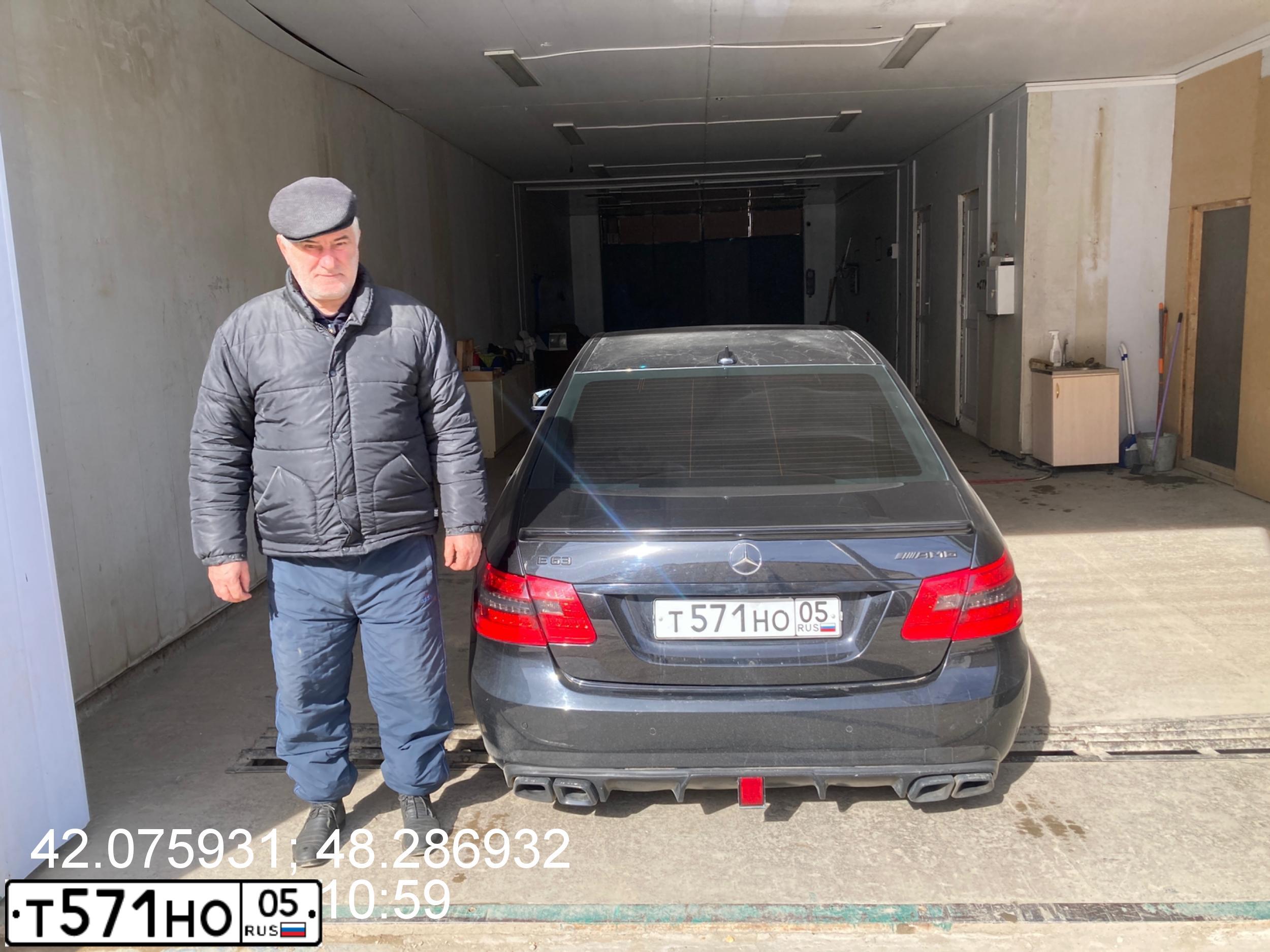Фото автомобиля MERCEDES-BENZ E200, 2011 — госномер У550ВА05. Цвет: ЧЕРНЫЙ