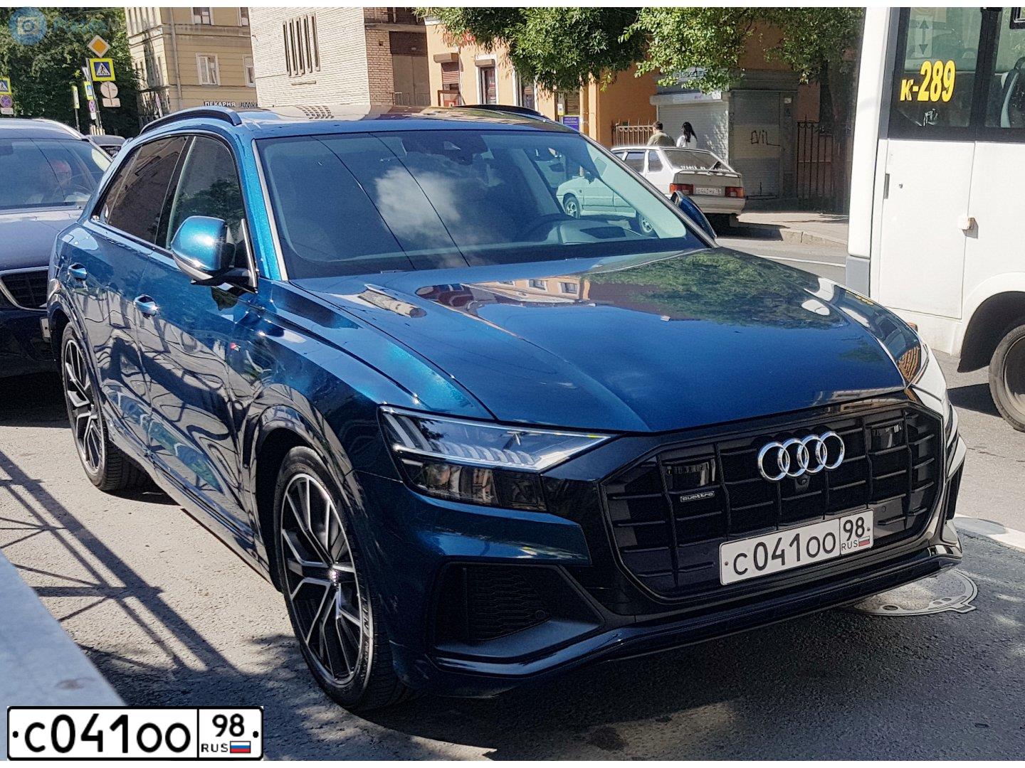 Фото автомобиля AUDI Q8, 2018 — госномер С041ОО98. Цвет: СИНИЙ