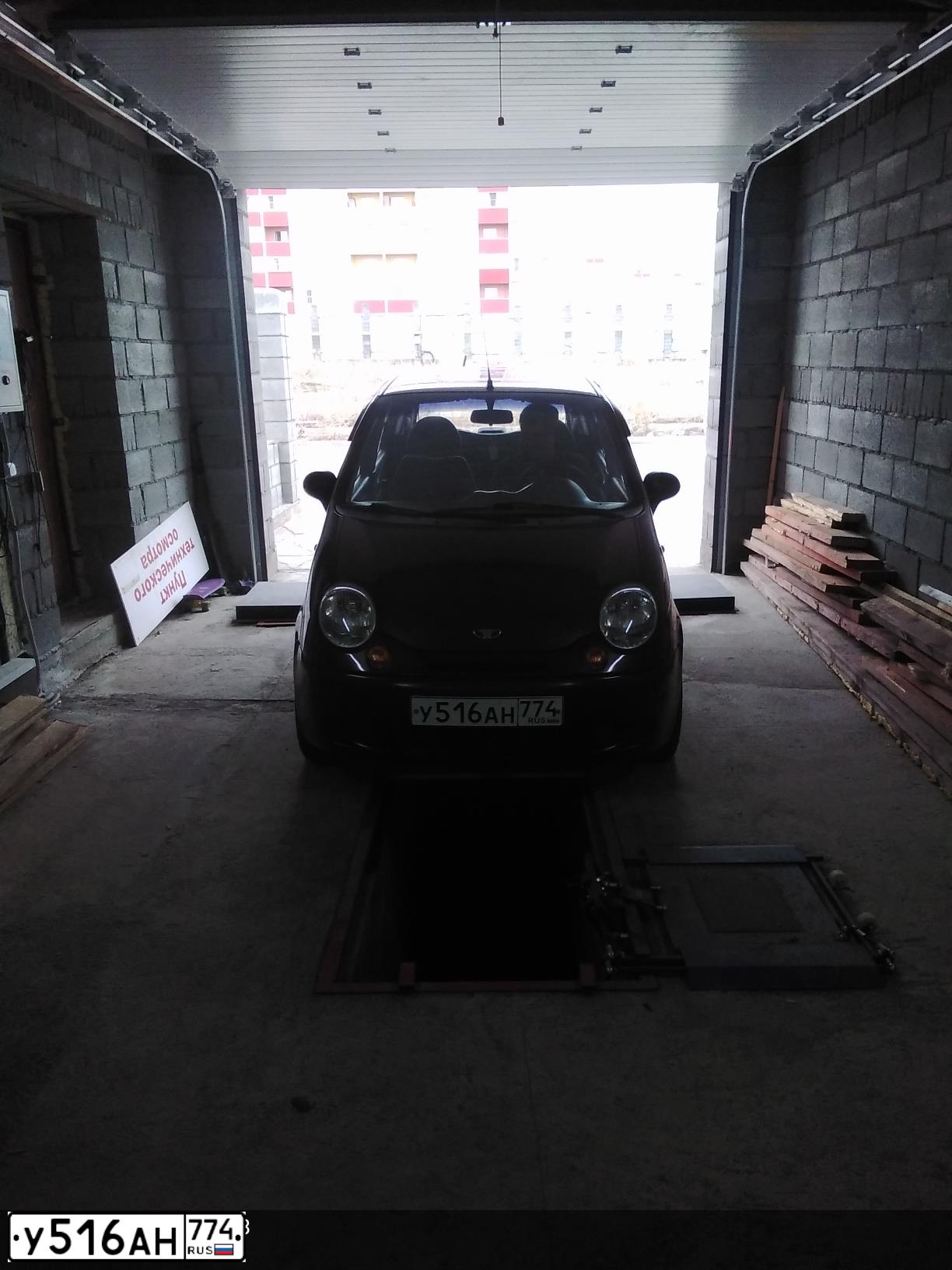 Фото автомобиля DAEWOO MATIZ, 2007 — госномер Н555ВТ174. Цвет: ИСПАНСКИЙ КРАСНЫЙ