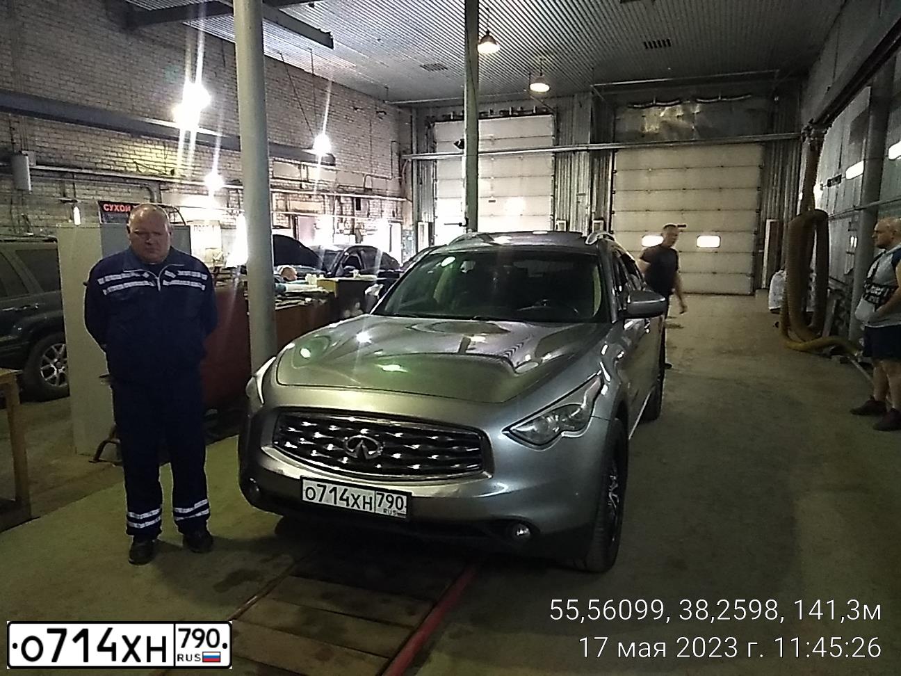 Фото автомобиля INFINITI FX35, 2009 — госномер В213ОВ51. Цвет: СЕРЫЙ
