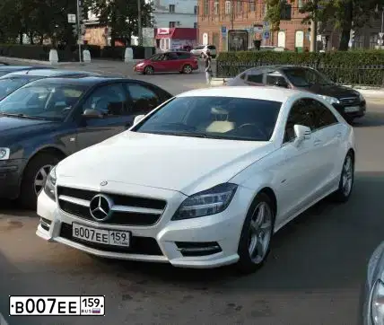 Фото автомобиля MERCEDES-BENZ 500, 2012 — госномер В007ЕЕ159. Цвет: БЕЛЫЙ