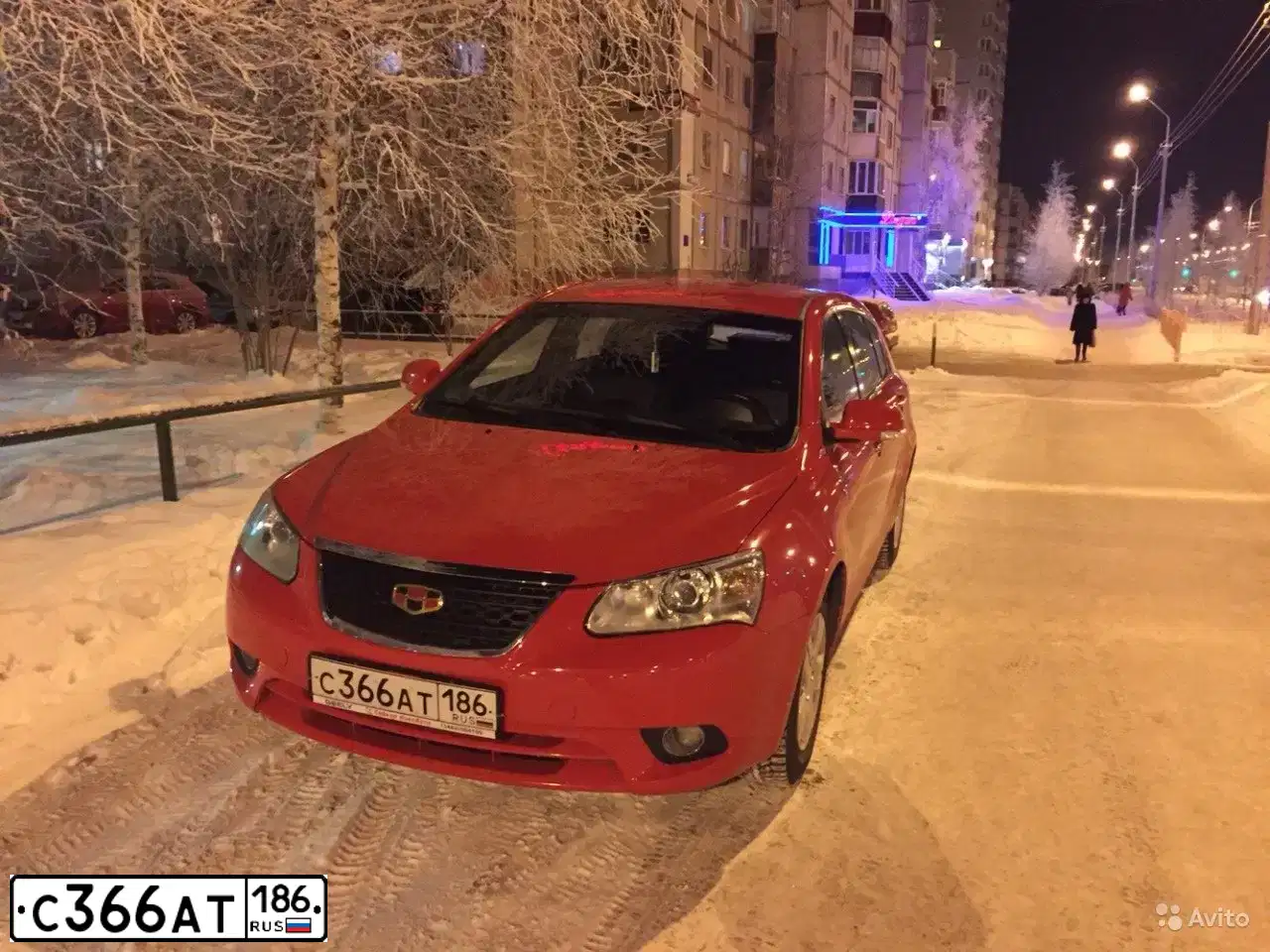 Фото автомобиля GEELY EMGRAND, 2013 — госномер У439МХ72. Цвет: Красный