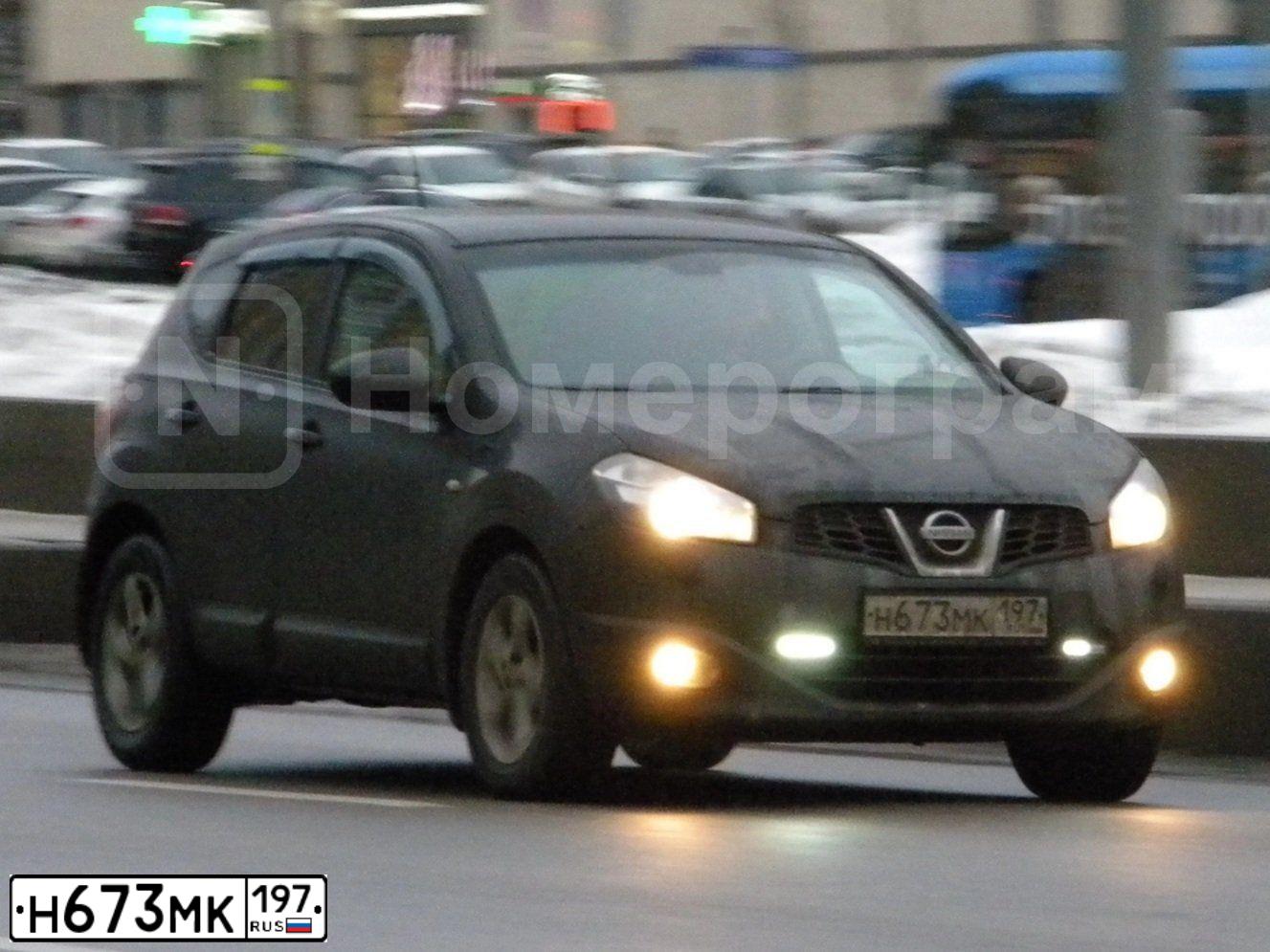 Фото автомобиля NISSAN QASHQAI, 2010 — госномер Н673МК197. Цвет: ЧЕРНЫЙ