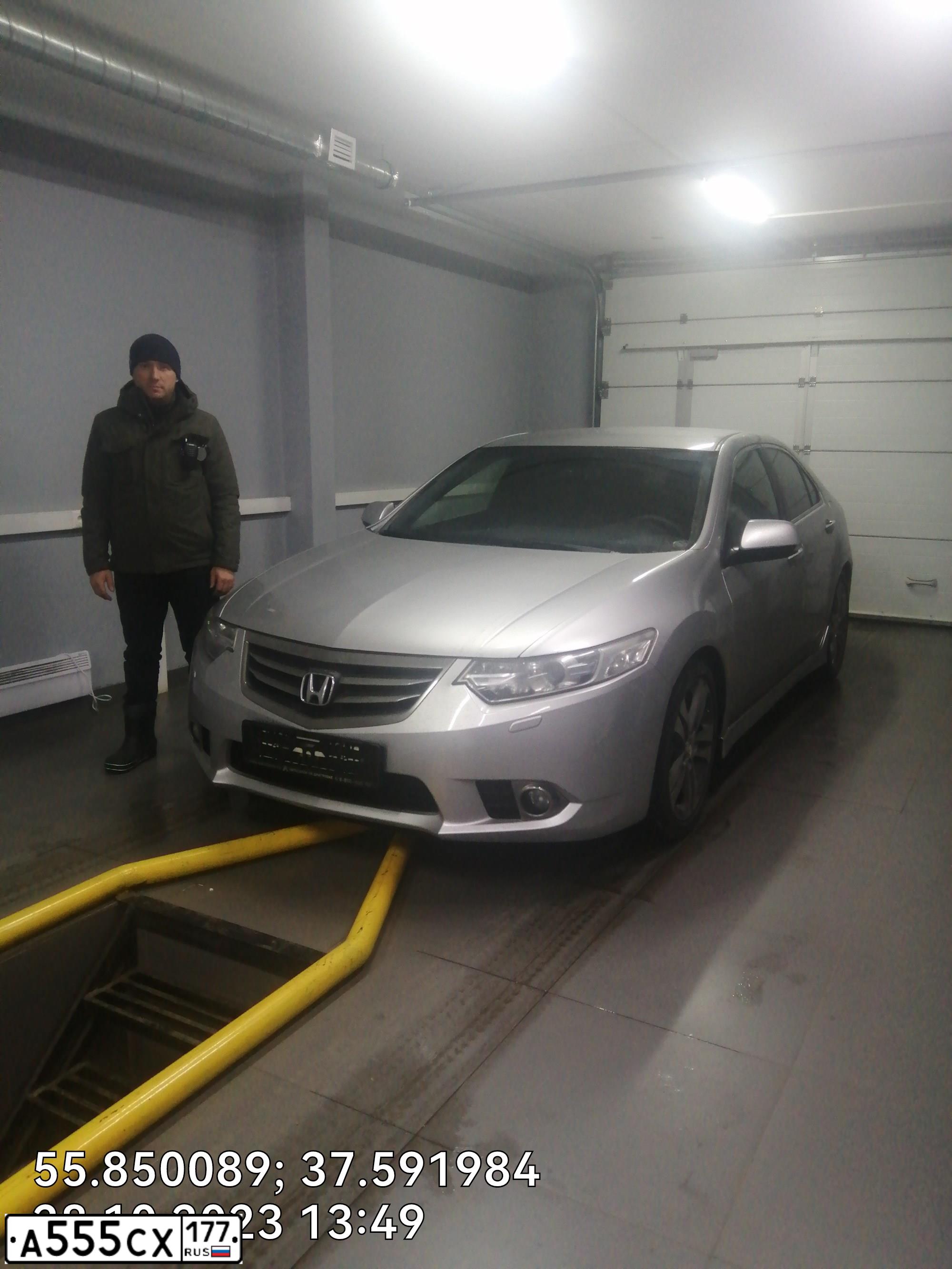 Фото автомобиля MERCEDES E-KLASSE, 2013 — госномер В666ВК19. Цвет: Белый