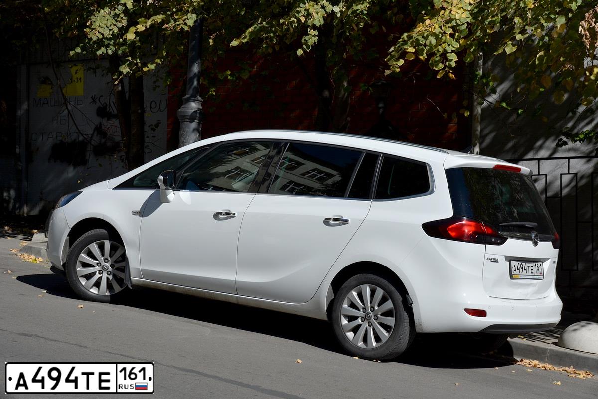 Фото автомобиля OPEL ZAFIRA, 2013 — госномер А494ТЕ161. Цвет: БЕЛЫЙ