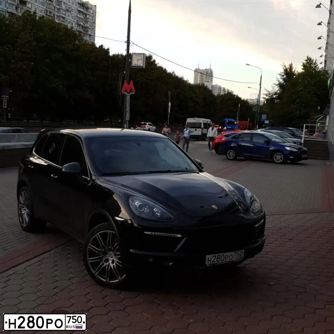 Фото автомобиля PORSCHE CAYENNE, 2012 — госномер Х588РР72