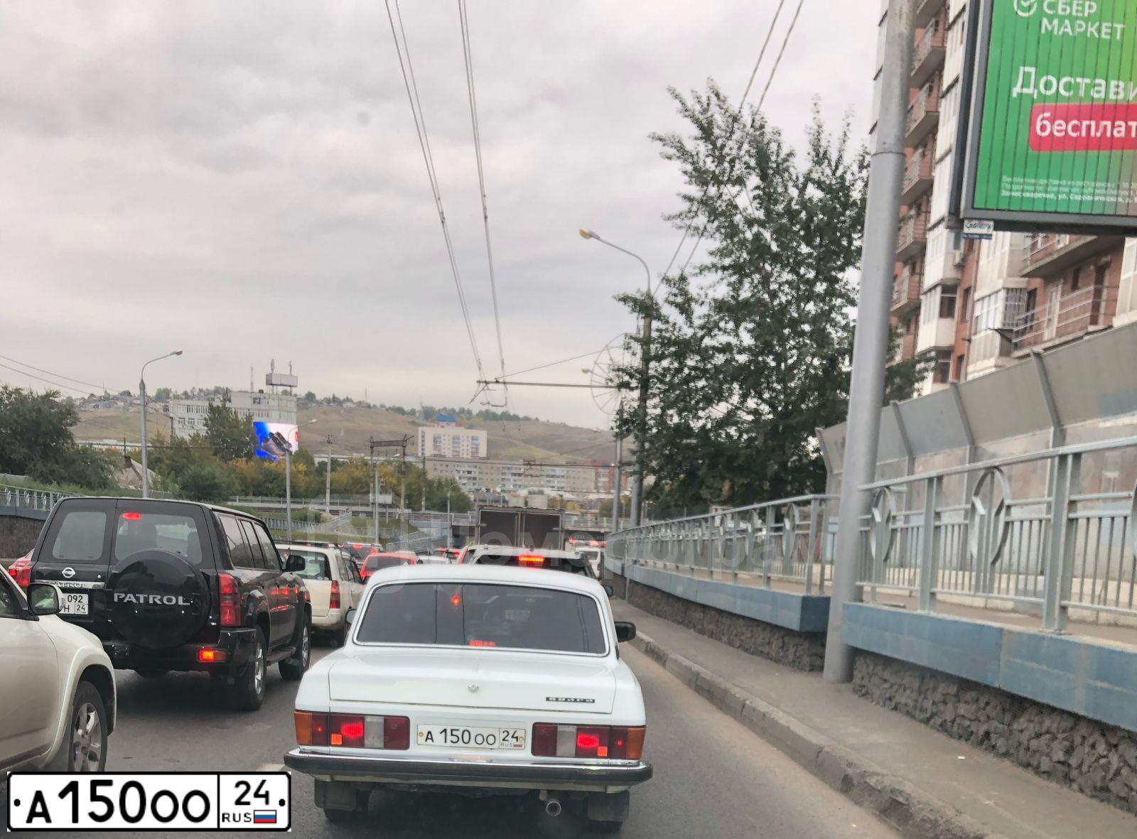 Фото автомобиля GAZ 3102 WOLGA, 2005 — госномер А150ОО24. Цвет: Белый