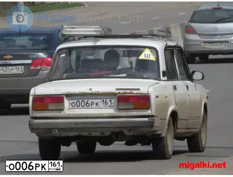 Фото автомобиля LADA 2107, 2001 — госномер О006РК161. Цвет: ЯРКО-БЕЛЫЙ