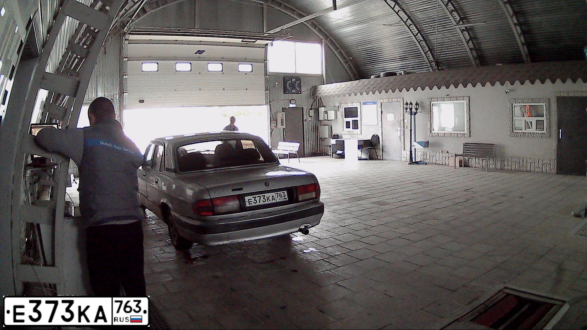 Фото автомобиля GAZ 3110 WOLGA, 2005 — госномер К446ТР86. Цвет: СИЛЬВЕР