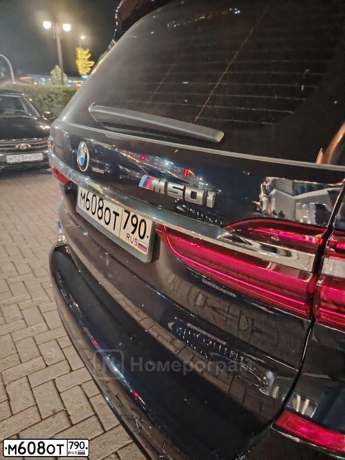 Фото автомобиля BMW X7, 2019 — госномер Х926УО60. Цвет: ЧЕРНЫЙ