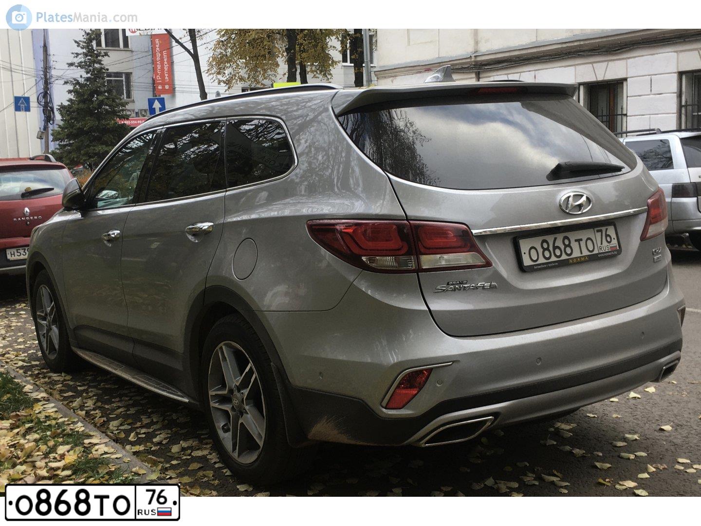 Фото автомобиля HYUNDAI SANTA FE, 2016 — госномер В334МС76. Цвет: СЕРЫЙ