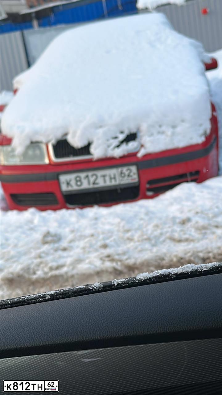 Фото автомобиля SKODA OCTAVIA, 2008 — госномер А528ТК62. Цвет: Красный