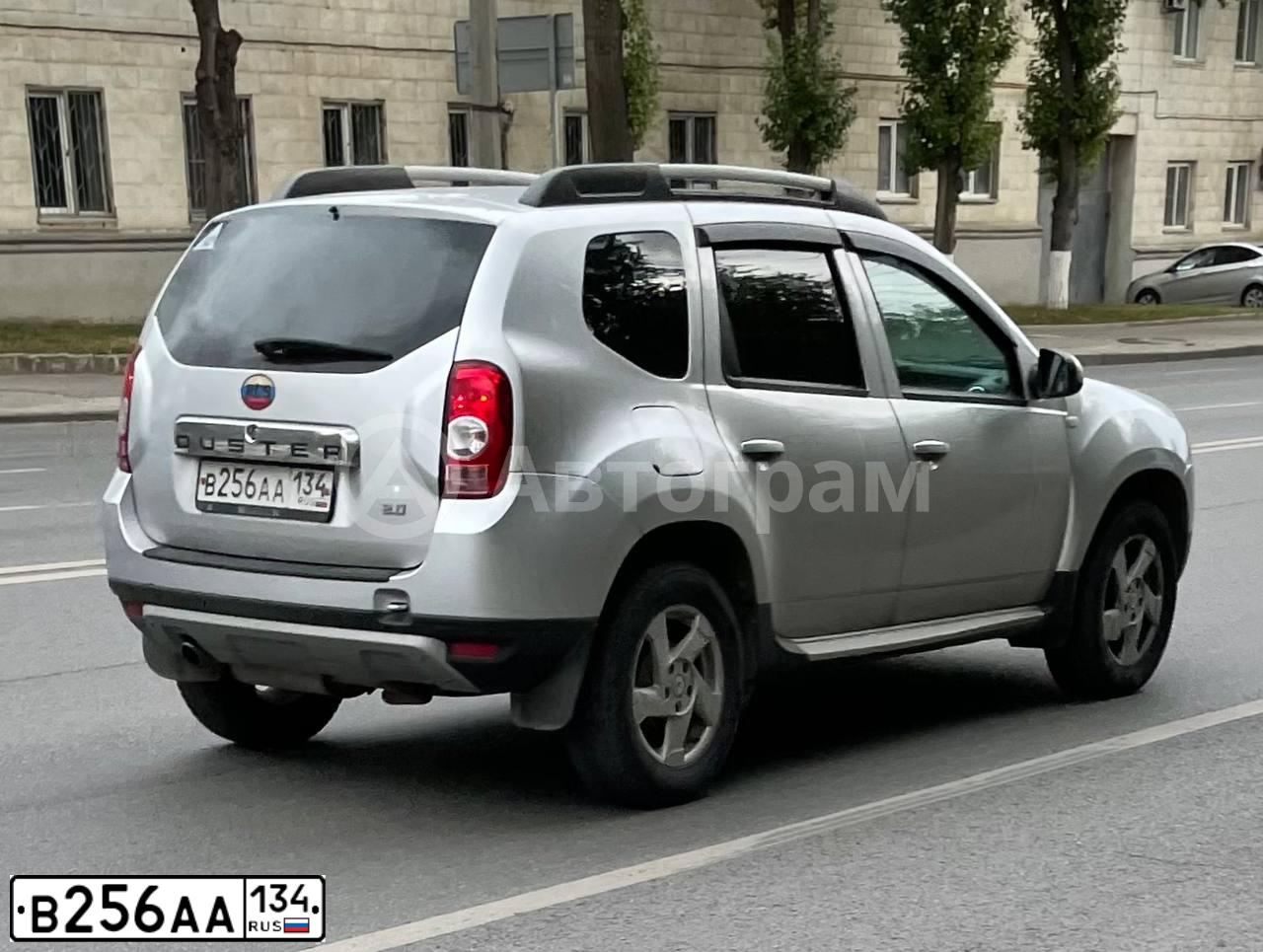 Фото автомобиля RENAULT DUSTER, 2014 — госномер В256АА134. Цвет: СВЕТЛО СЕРЫЙ