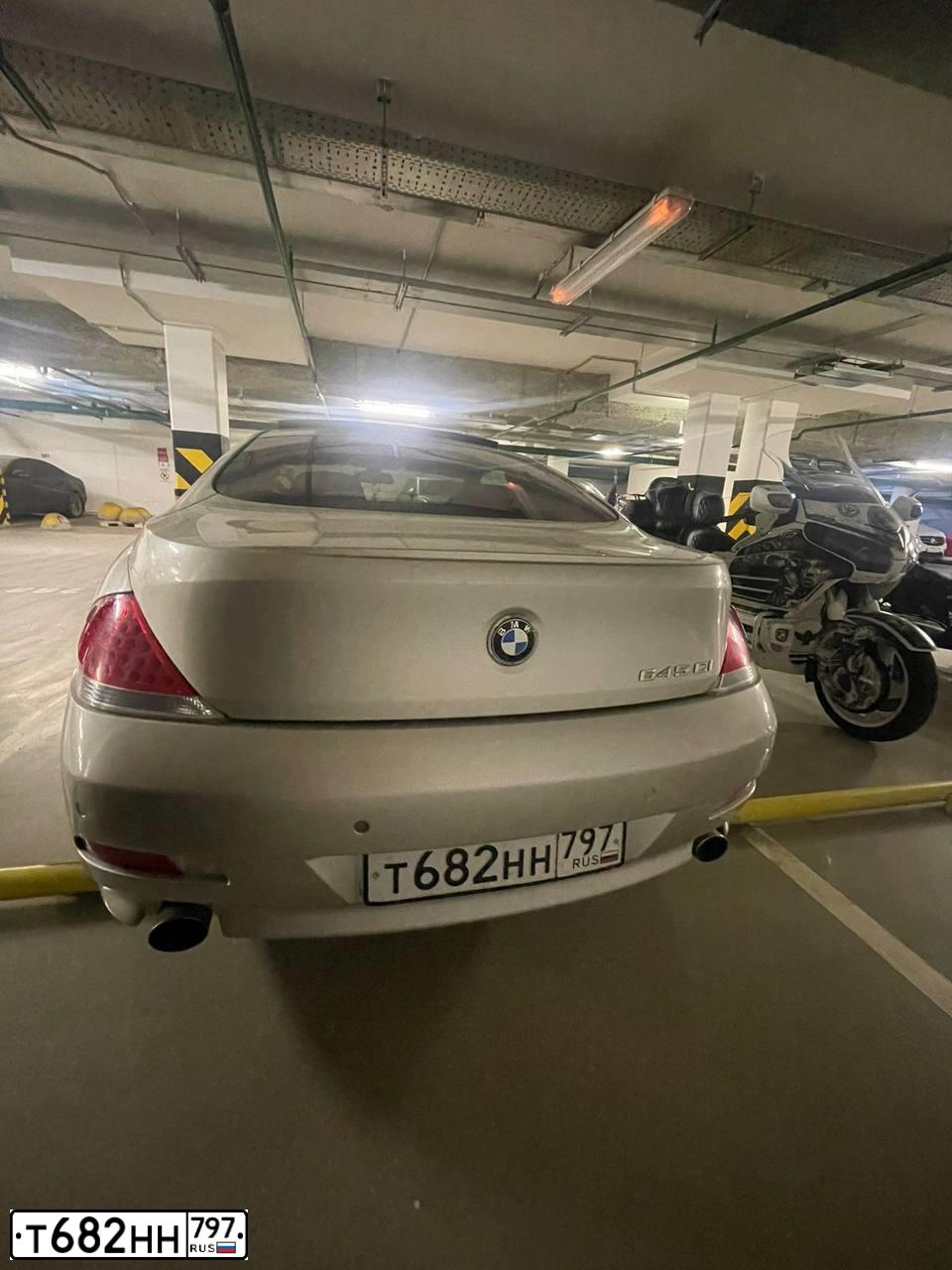 Фото автомобиля BMW SERIE 6, 2004 — госномер О413СТ78. Цвет: Серебристый