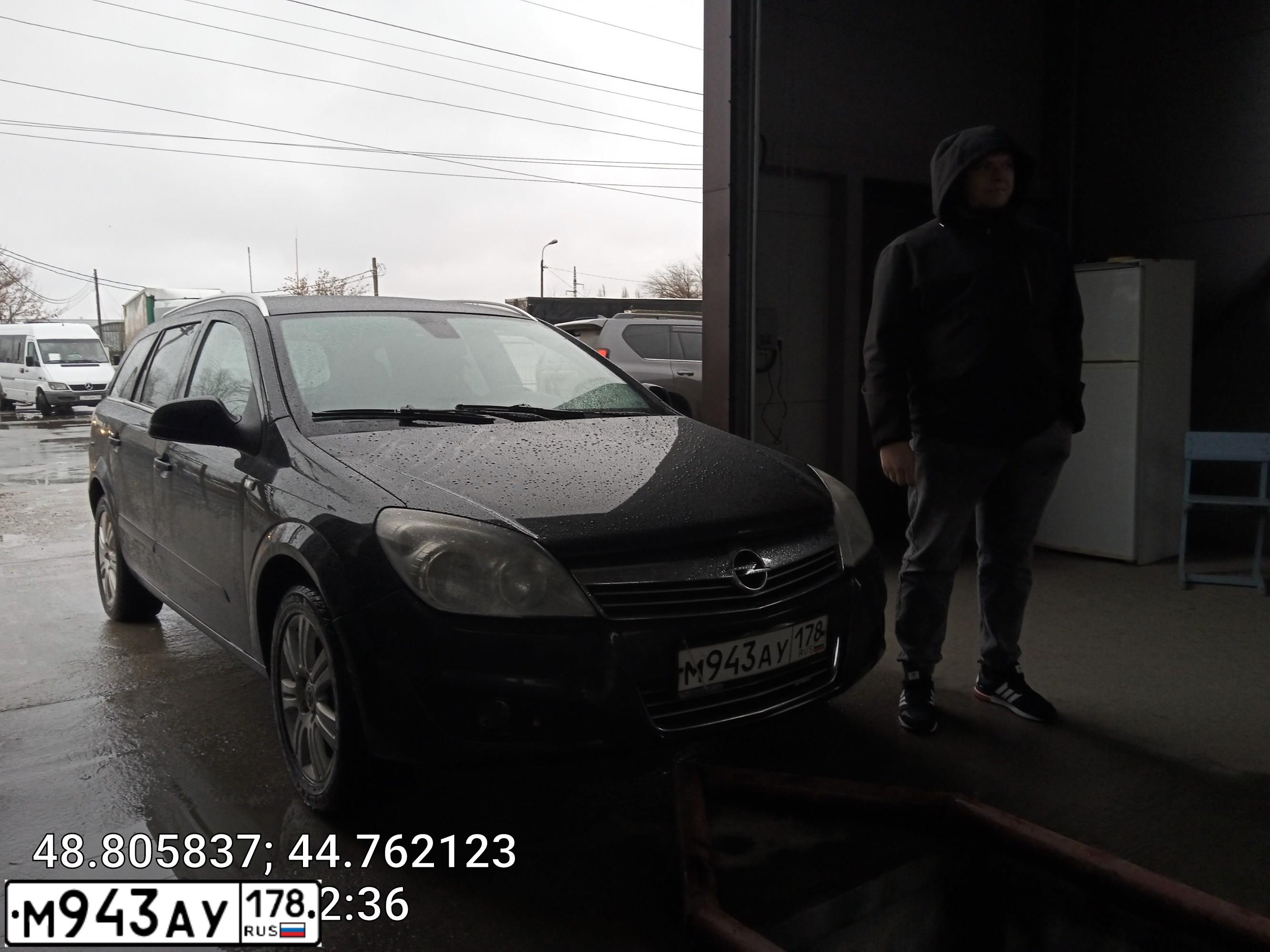 Фото автомобиля OPEL ASTRA, 2012 — госномер У560УТ69. Цвет: ЧЕРНЫЙ