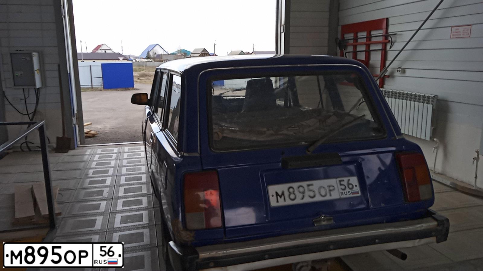 Фото автомобиля LADA 2104, 2000 — госномер М895ОР56. Цвет: ТЕМНО-ГОЛУБОЙ