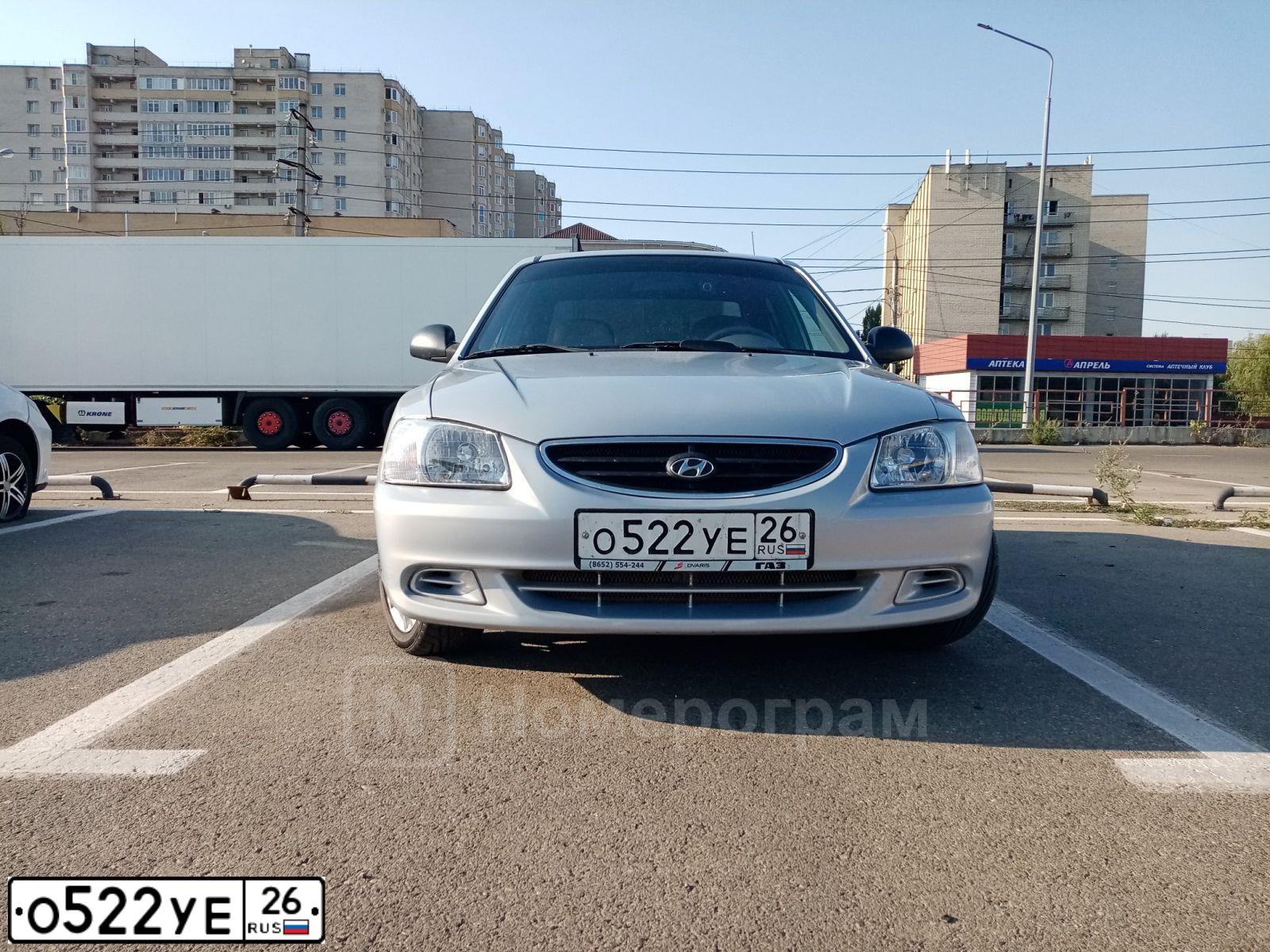 Фото автомобиля TAGAZ ACCENT, 2008 — госномер О522УЕ26. Цвет: СЕРЕБРИСТЫЙ