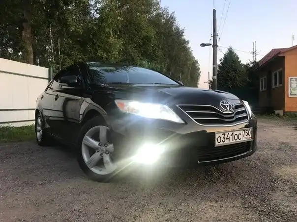 Фото автомобиля TOYOTA CAMRY, 2011 — госномер О341ОС750. Цвет: ЧЕРНЫЙ